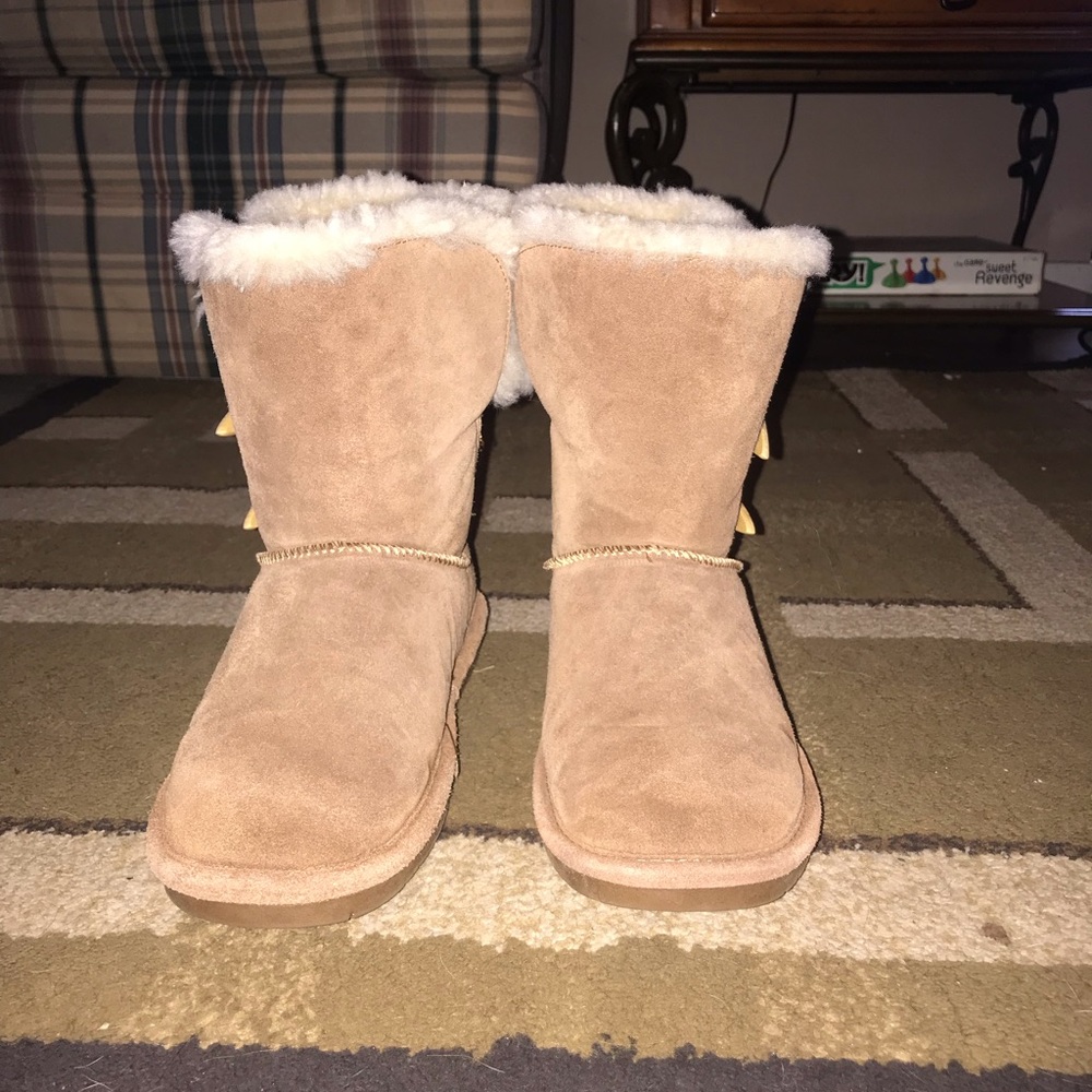 Tan boots 3 for $25!!
